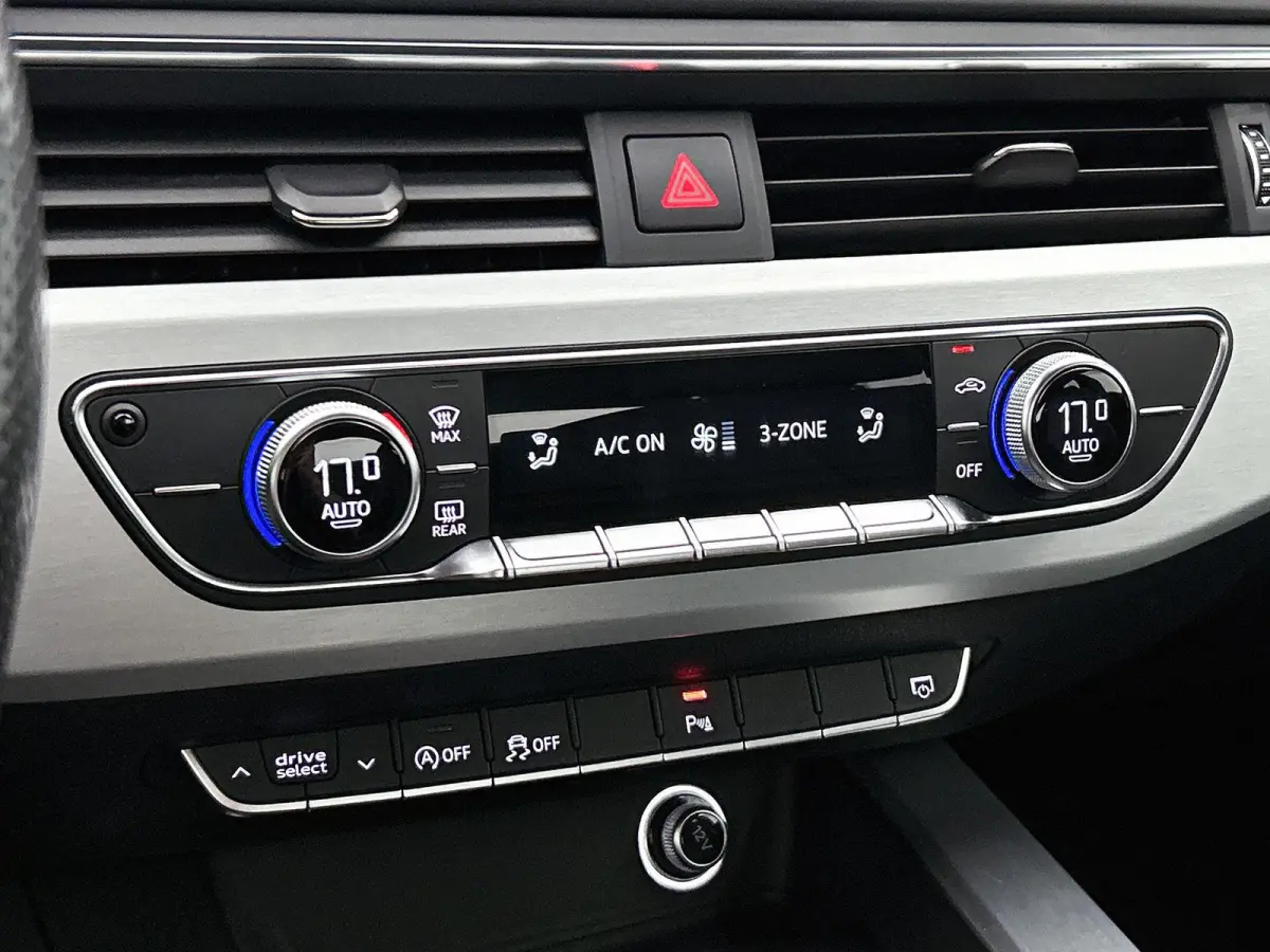 2.0 TFSI ultra Launch Edition | Automaat | S-Line | Matrix LED | Achteruitrij camera | Trekhaak | Sportstoelen | Climate Control | Cruise Control | Navigatie |