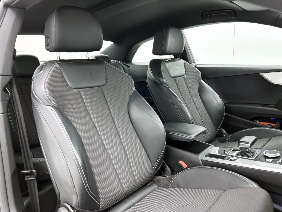 2.0 TFSI ultra Launch Edition | Automaat | S-Line | Matrix LED | Achteruitrij camera | Trekhaak | Sportstoelen | Climate Control | Cruise Control | Navigatie |