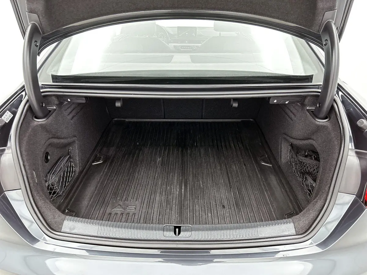 2.0 TFSI ultra Launch Edition | Automaat | S-Line | Matrix LED | Achteruitrij camera | Trekhaak | Sportstoelen | Climate Control | Cruise Control | Navigatie |