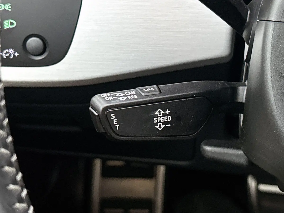 2.0 TFSI ultra Launch Edition | Automaat | S-Line | Matrix LED | Achteruitrij camera | Trekhaak | Sportstoelen | Climate Control | Cruise Control | Navigatie |