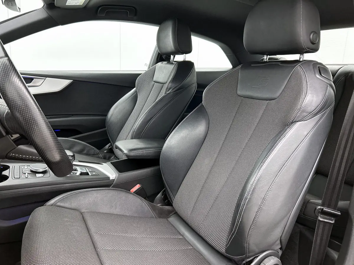 2.0 TFSI ultra Launch Edition | Automaat | S-Line | Matrix LED | Achteruitrij camera | Trekhaak | Sportstoelen | Climate Control | Cruise Control | Navigatie |
