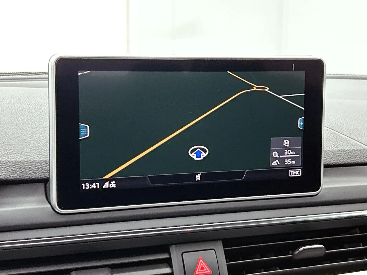 2.0 TFSI ultra Launch Edition | Automaat | S-Line | Matrix LED | Achteruitrij camera | Trekhaak | Sportstoelen | Climate Control | Cruise Control | Navigatie |