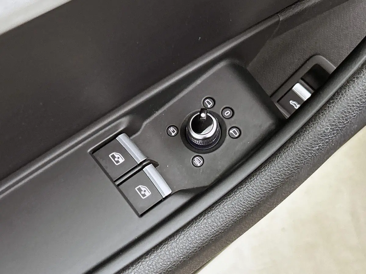 2.0 TFSI ultra Launch Edition | Automaat | S-Line | Matrix LED | Achteruitrij camera | Trekhaak | Sportstoelen | Climate Control | Cruise Control | Navigatie |