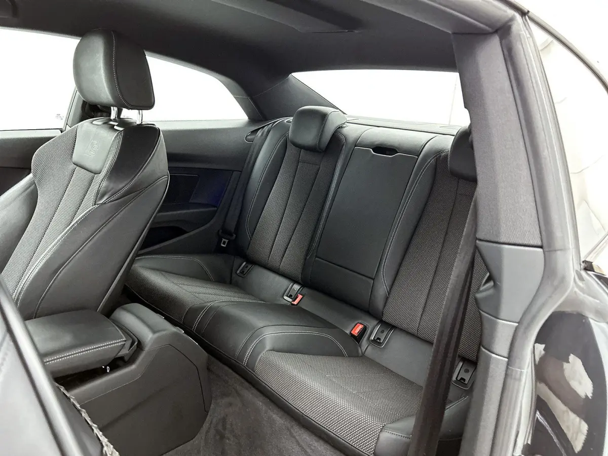 2.0 TFSI ultra Launch Edition | Automaat | S-Line | Matrix LED | Achteruitrij camera | Trekhaak | Sportstoelen | Climate Control | Cruise Control | Navigatie |