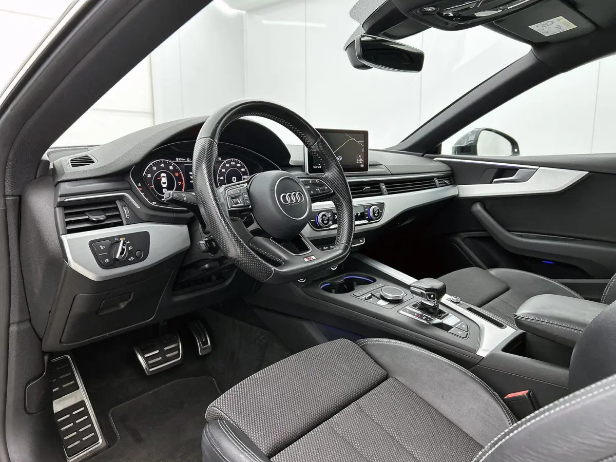 2.0 TFSI ultra Launch Edition | Automaat | S-Line | Matrix LED | Achteruitrij camera | Trekhaak | Sportstoelen | Climate Control | Cruise Control | Navigatie |
