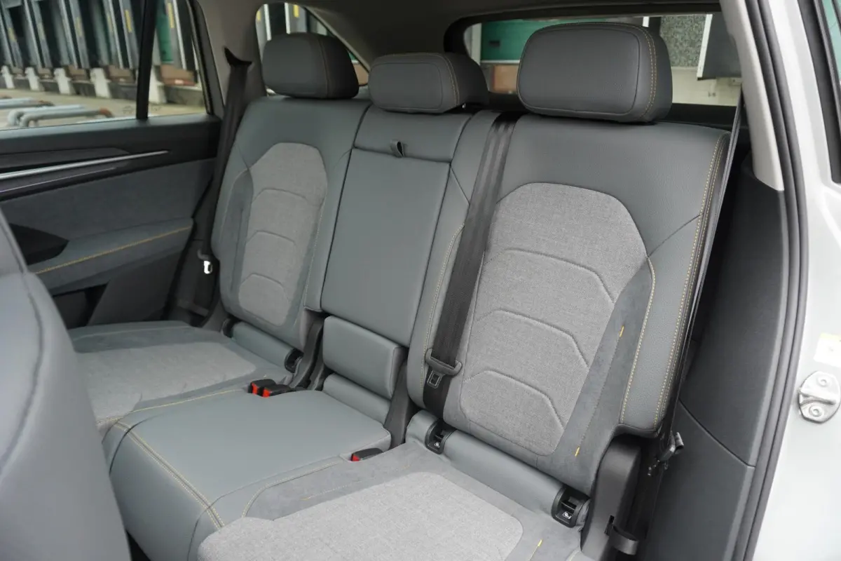 1.5 TSI 204pk PHEV Business Edition Plus | 19" Velgen | Parkeer Pakket