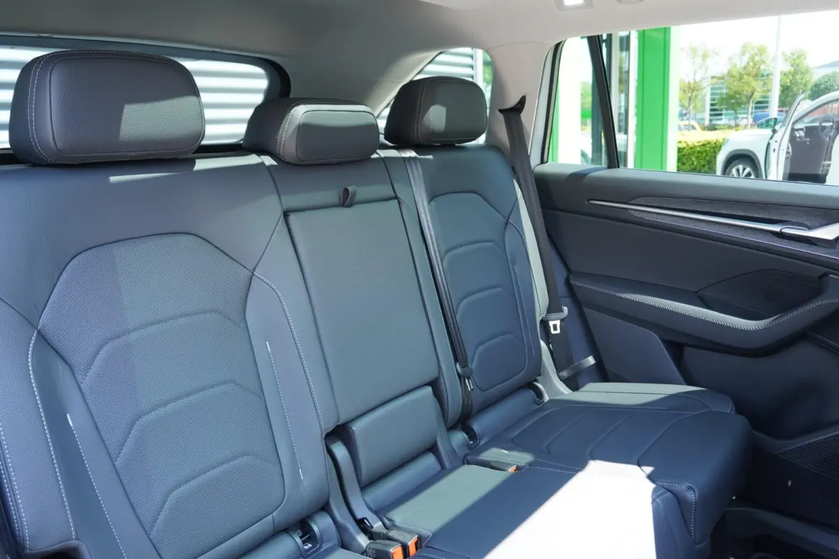 1.5 TSI 204pk PHEV Business Edition Plus | Panoramadak | 19" Velgen