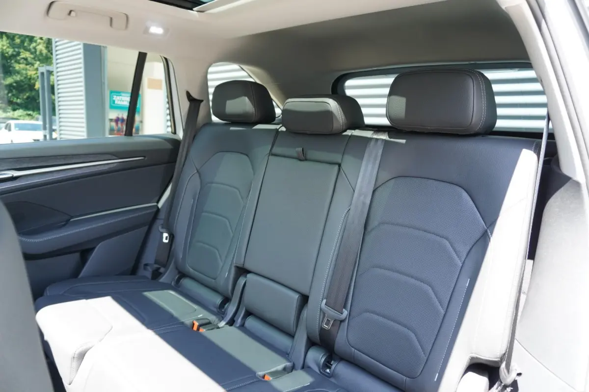 1.5 TSI 204pk PHEV Business Edition Plus | Panoramadak | 19" Velgen