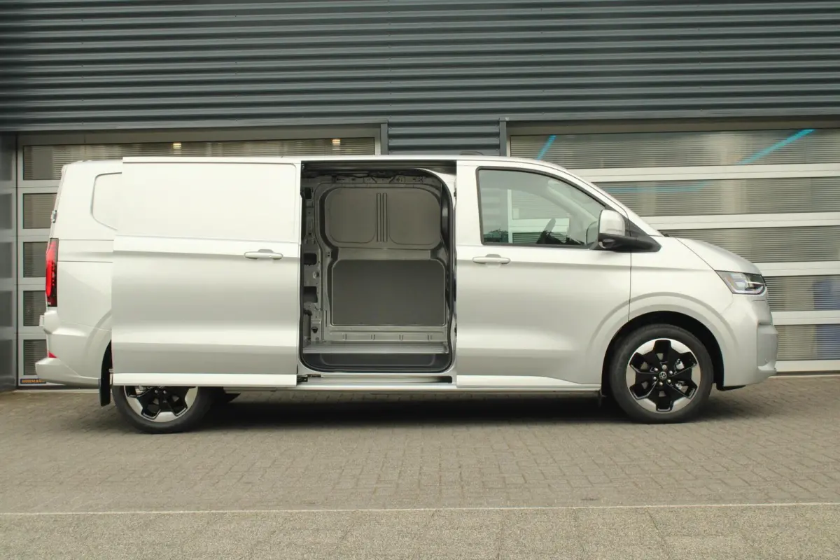 2.5 eHybrid 233pk AUT L2H1 30 Bulli | LMV 19'' | Trekhaak Elek. Uitklapbaar