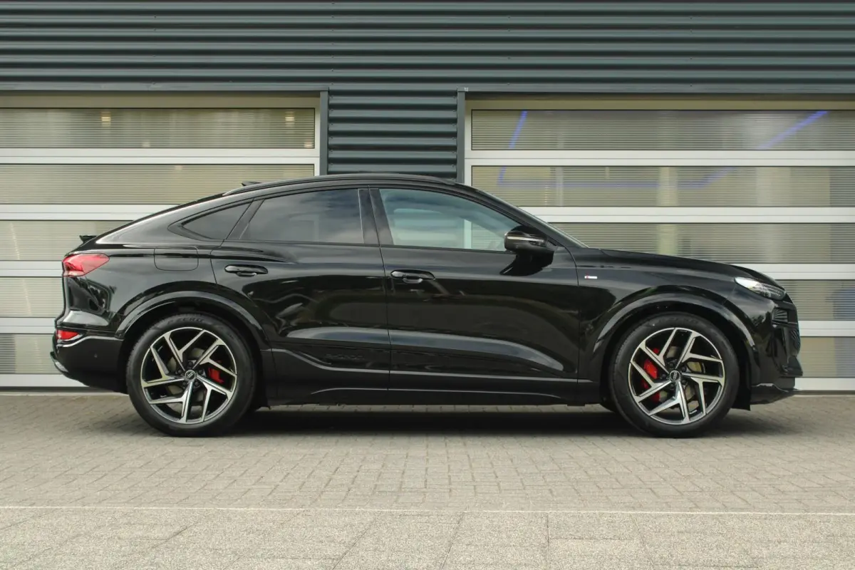 306pk S Edition Performance 100 kWh | Trekhaak Pakket | Panoramadak