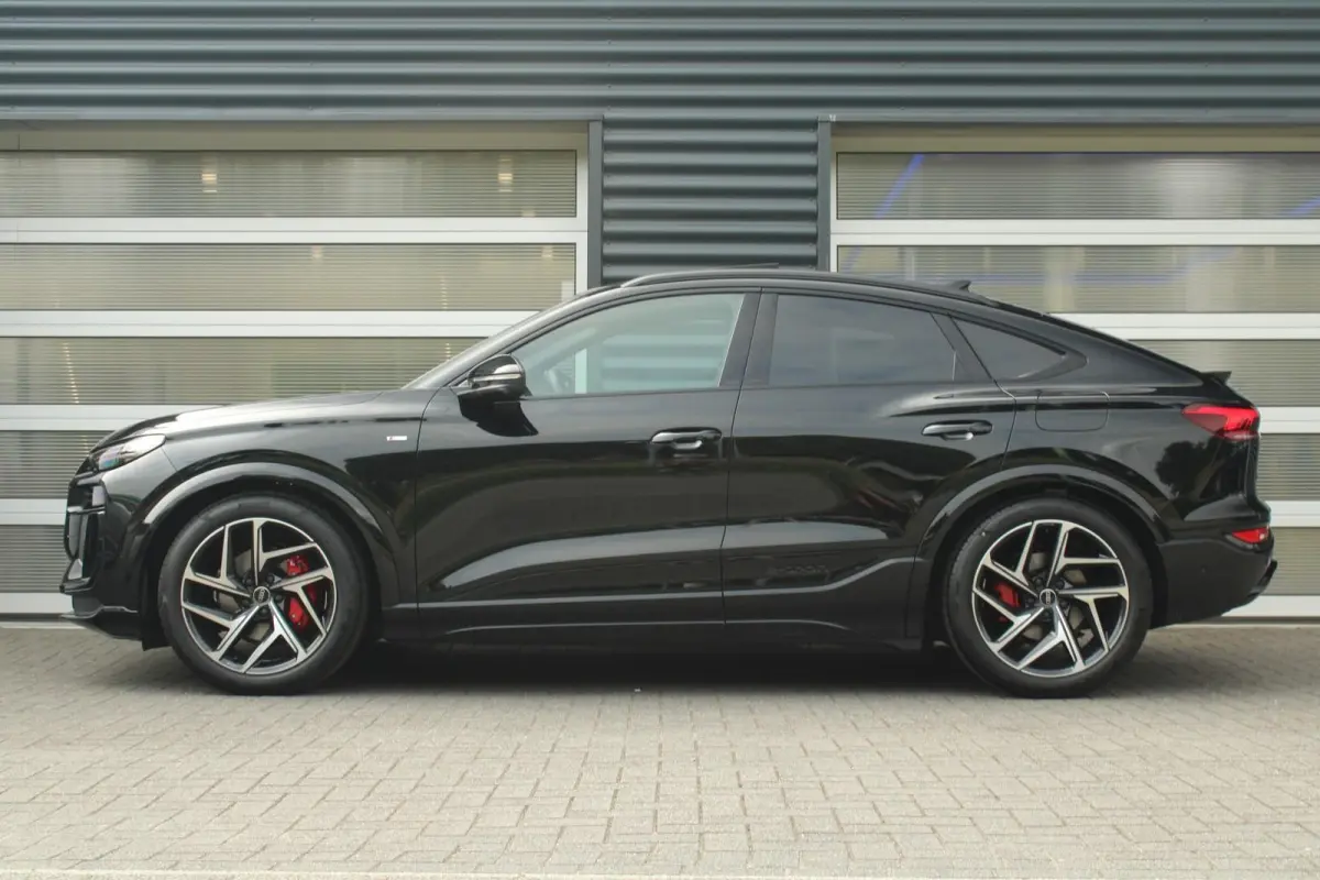 306pk S Edition Performance 100 kWh | Trekhaak Pakket | Panoramadak