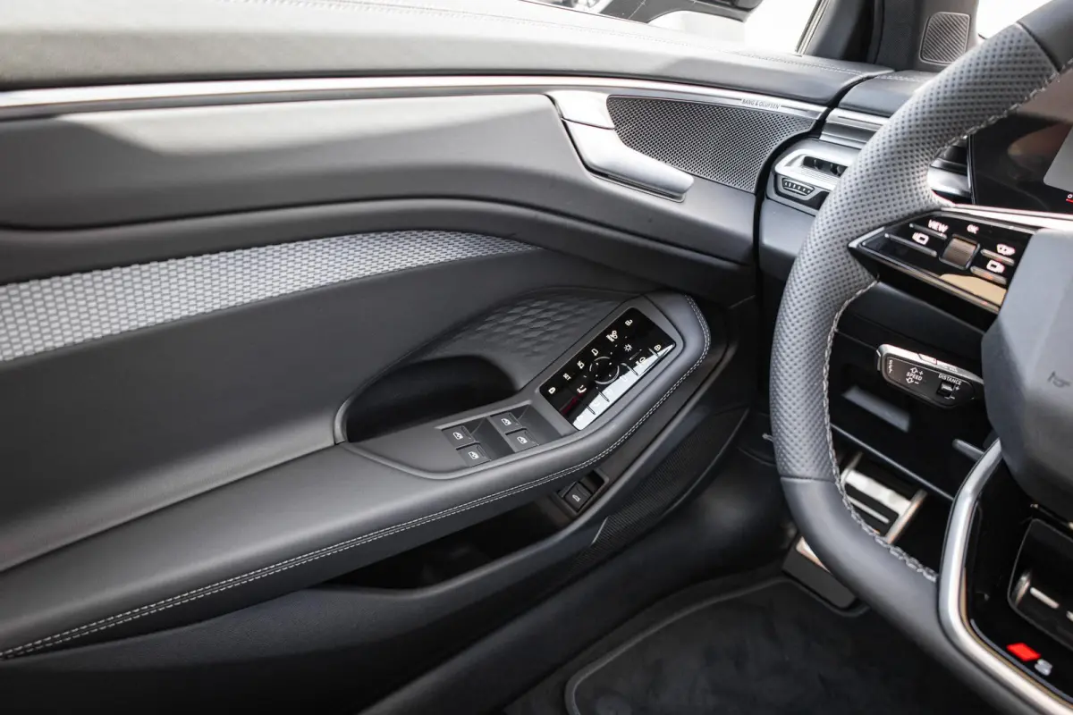 2.0 e-hybrid 299pk quattro S Edition | B&O Sound System | Velgen 20'' | Trekhaak Mech. Draaibaar
