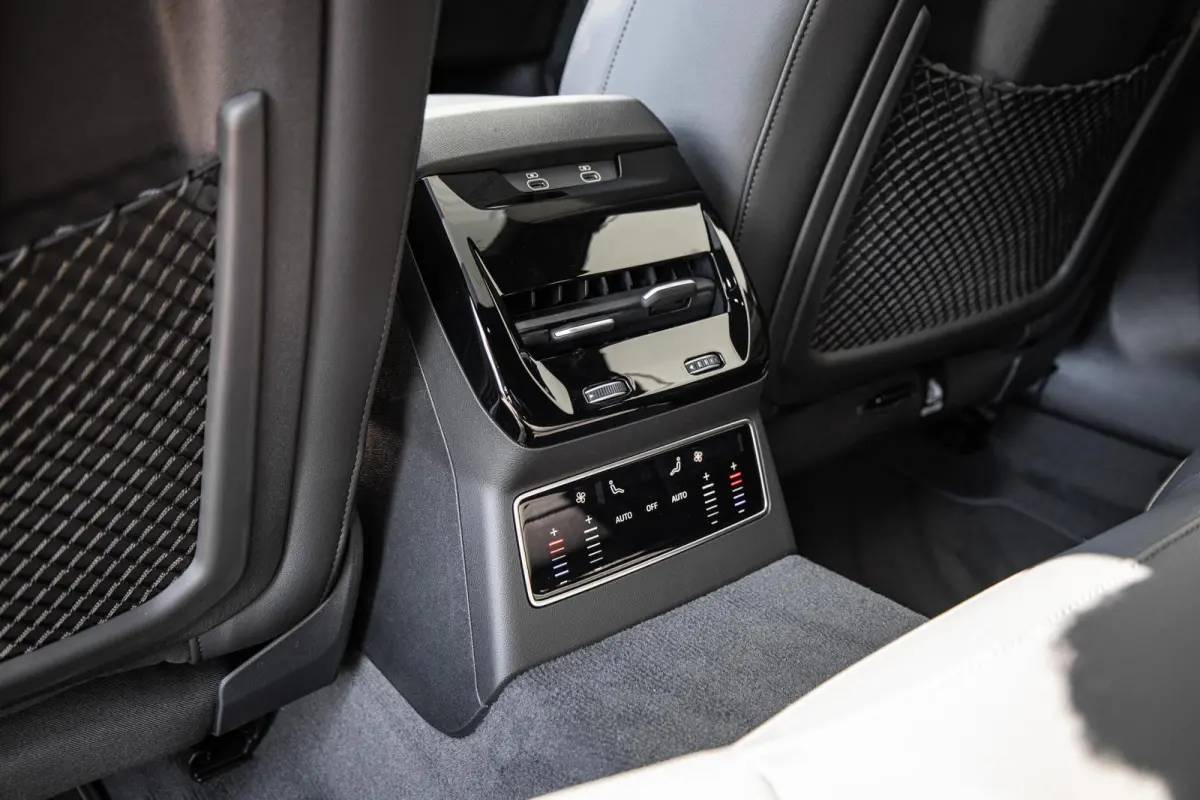 2.0 e-hybrid 299pk quattro S Edition | B&O Sound System | Velgen 20'' | Trekhaak Mech. Draaibaar