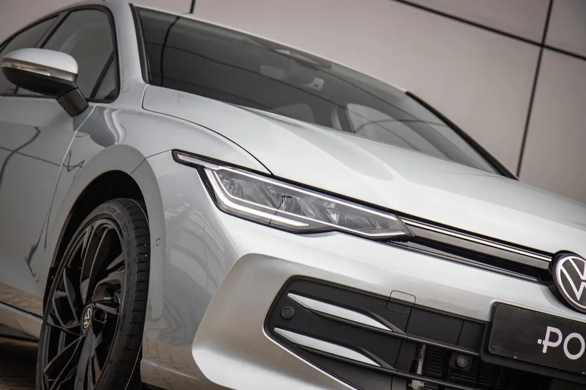 1.5 eHybrid 204pk Life Edition | 19" Velgen | Trekhaak Wegklapbaar