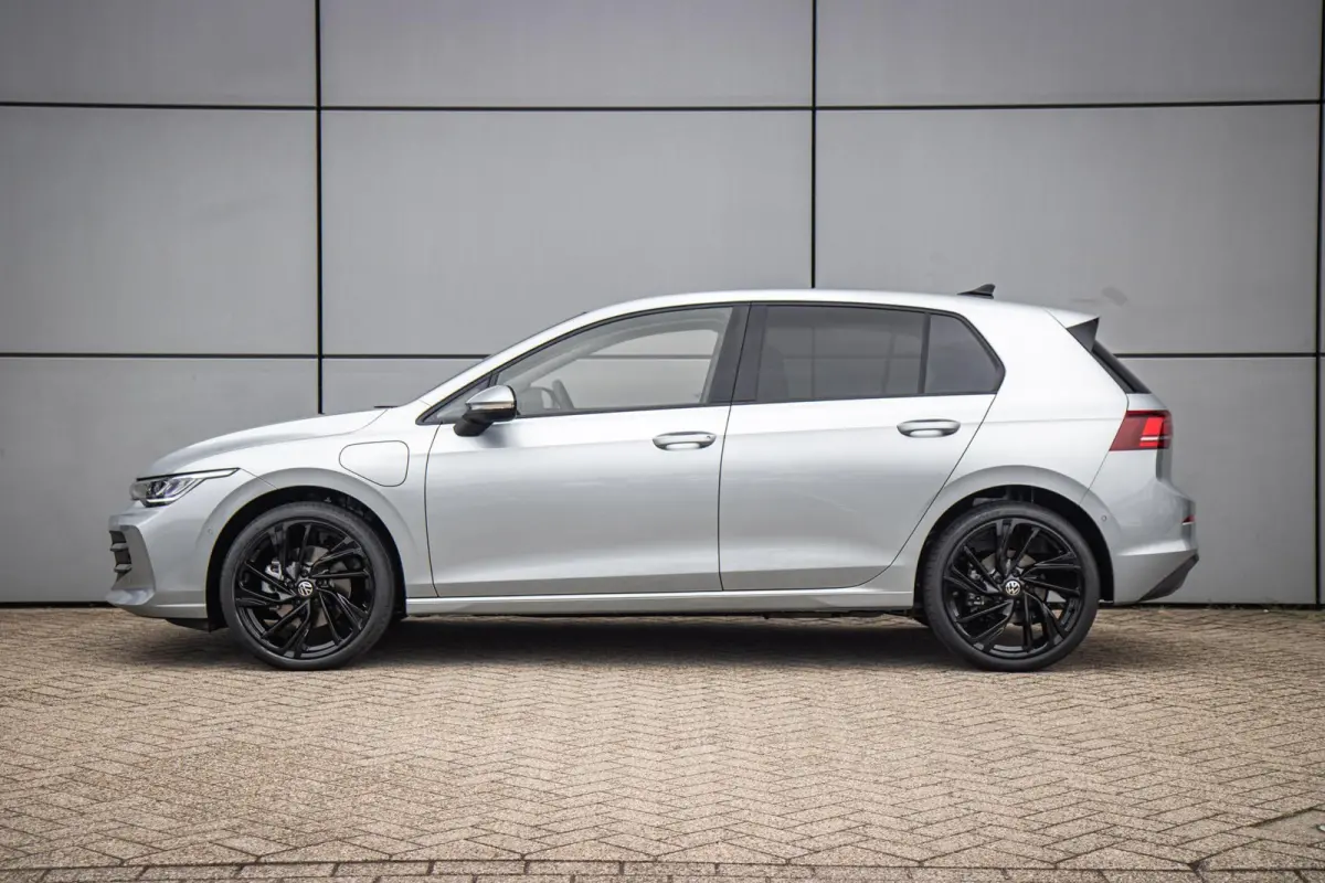 1.5 eHybrid 204pk Life Edition | 19" Velgen | Trekhaak Wegklapbaar