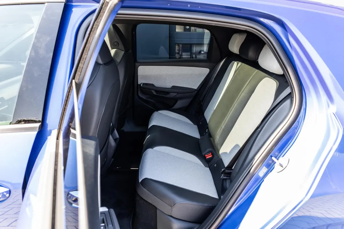211pk Style First Edition 52 kWh | 19" Velgen | Panoramadak