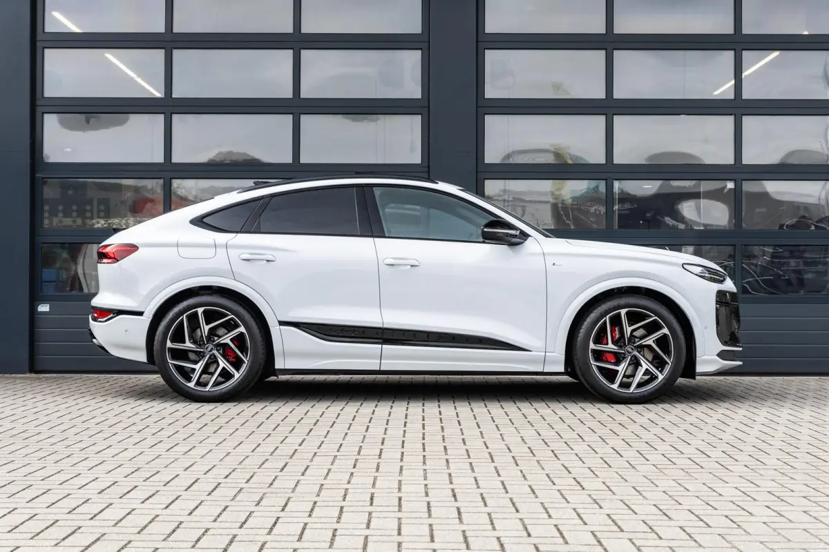 252pk S Edition 83 kWh | Panoramadak | Trekhaak Pakket