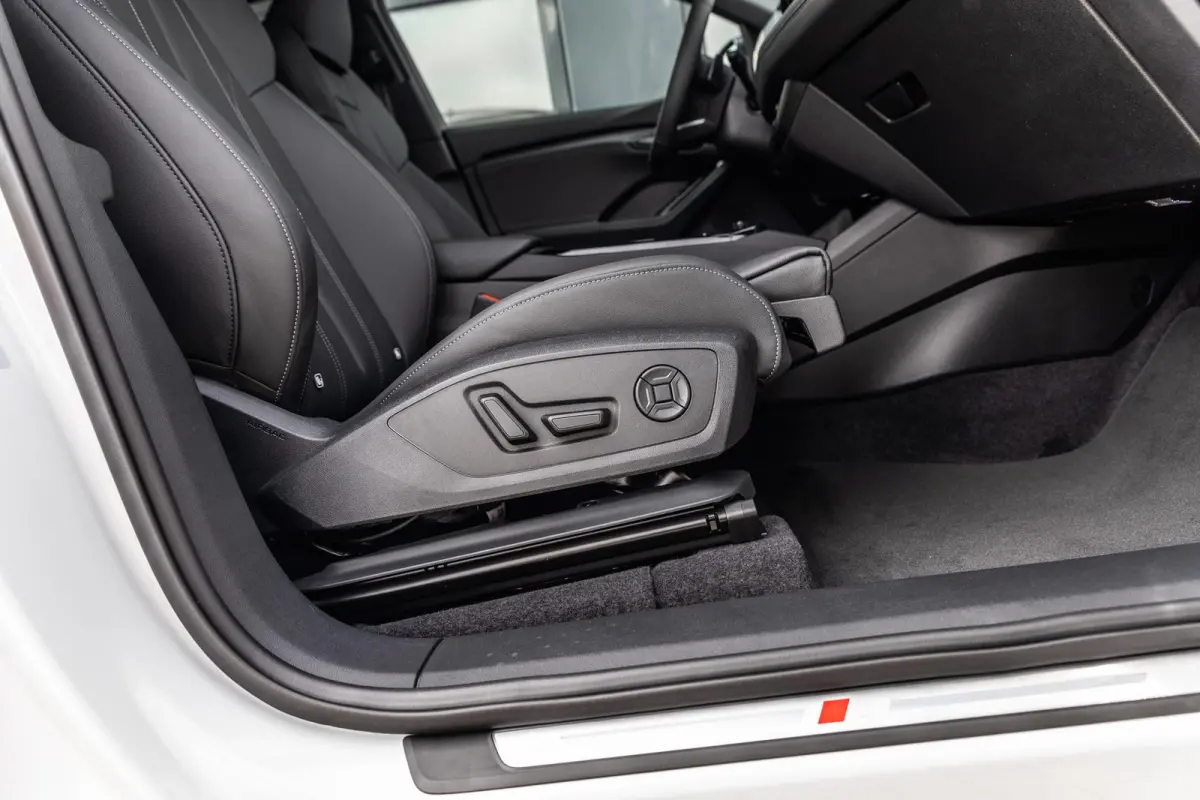 252pk S Edition 83 kWh | Panoramadak | Trekhaak Pakket