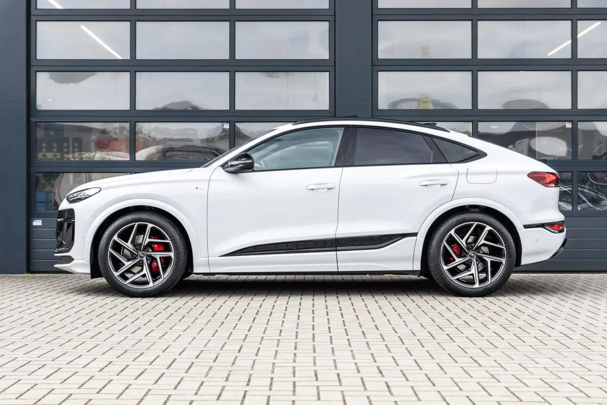 252pk S Edition 83 kWh | Panoramadak | Trekhaak Pakket