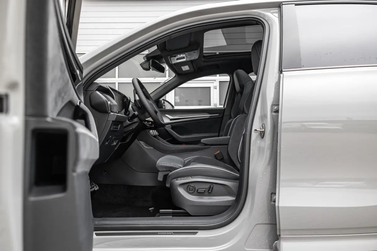 1.5 TSI 204pk PHEV Sportline Business | Winter Pakket | Trekhaak Wegklapbaar
