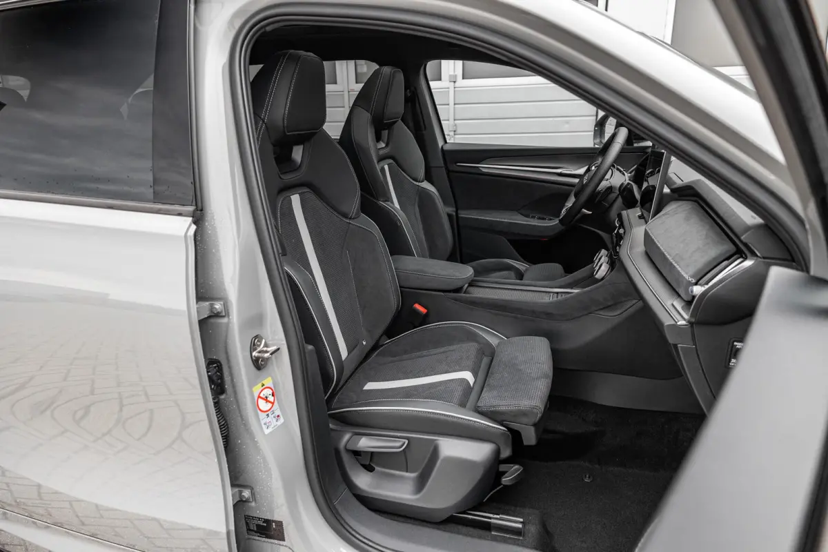 1.5 TSI 204pk PHEV Sportline Business | Winter Pakket | Trekhaak Wegklapbaar