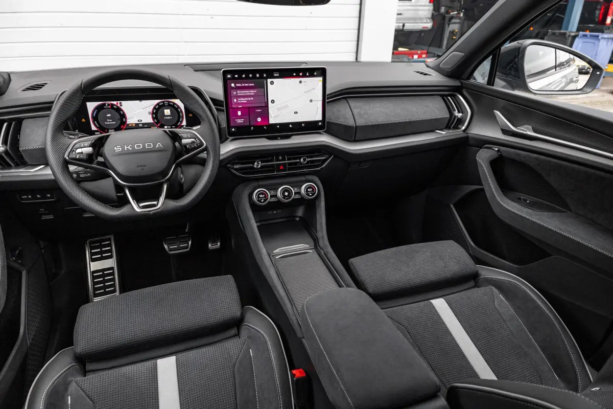 1.5 TSI 204pk PHEV Sportline Business | Winter Pakket | Trekhaak Wegklapbaar