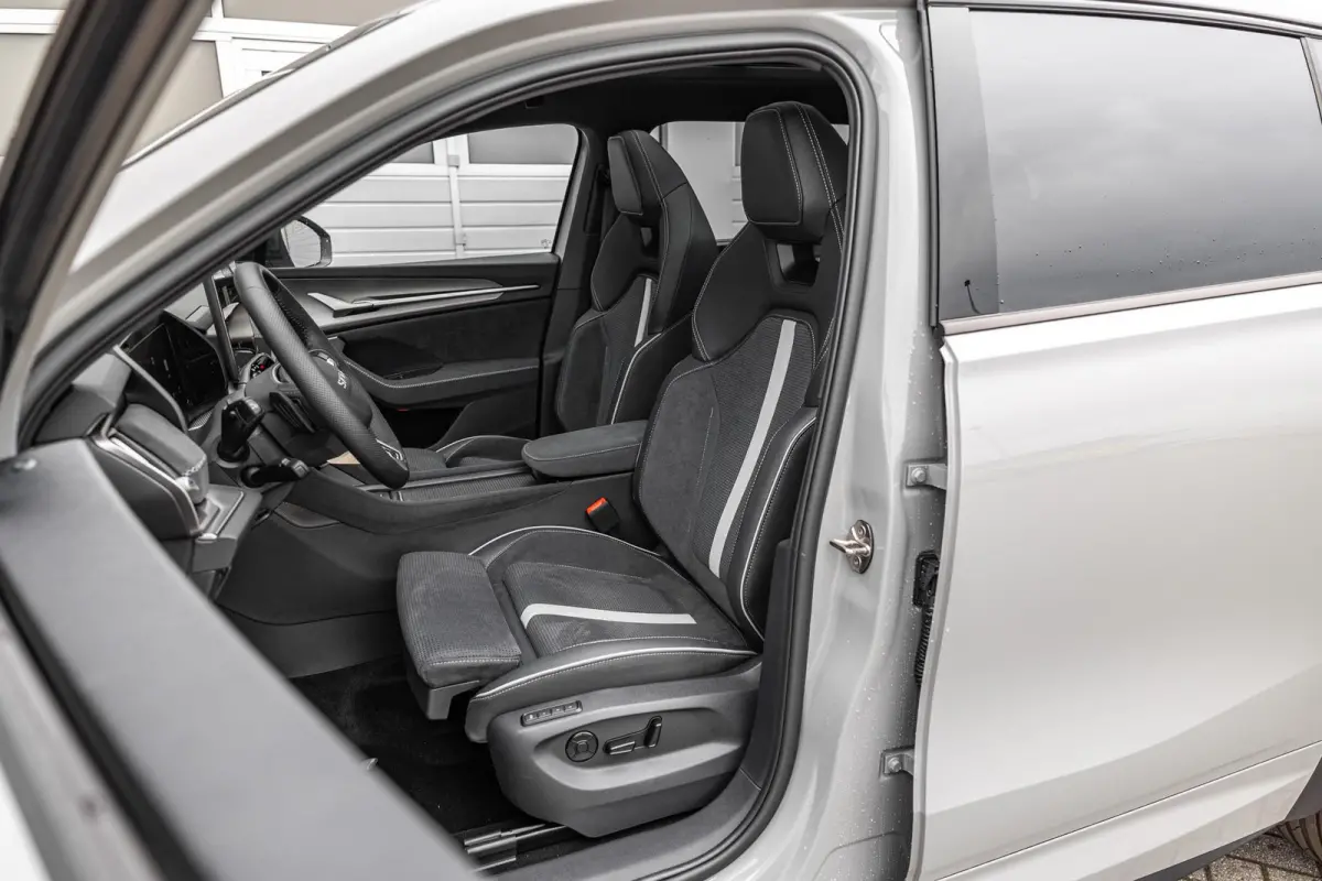 1.5 TSI 204pk PHEV Sportline Business | Winter Pakket | Trekhaak Wegklapbaar