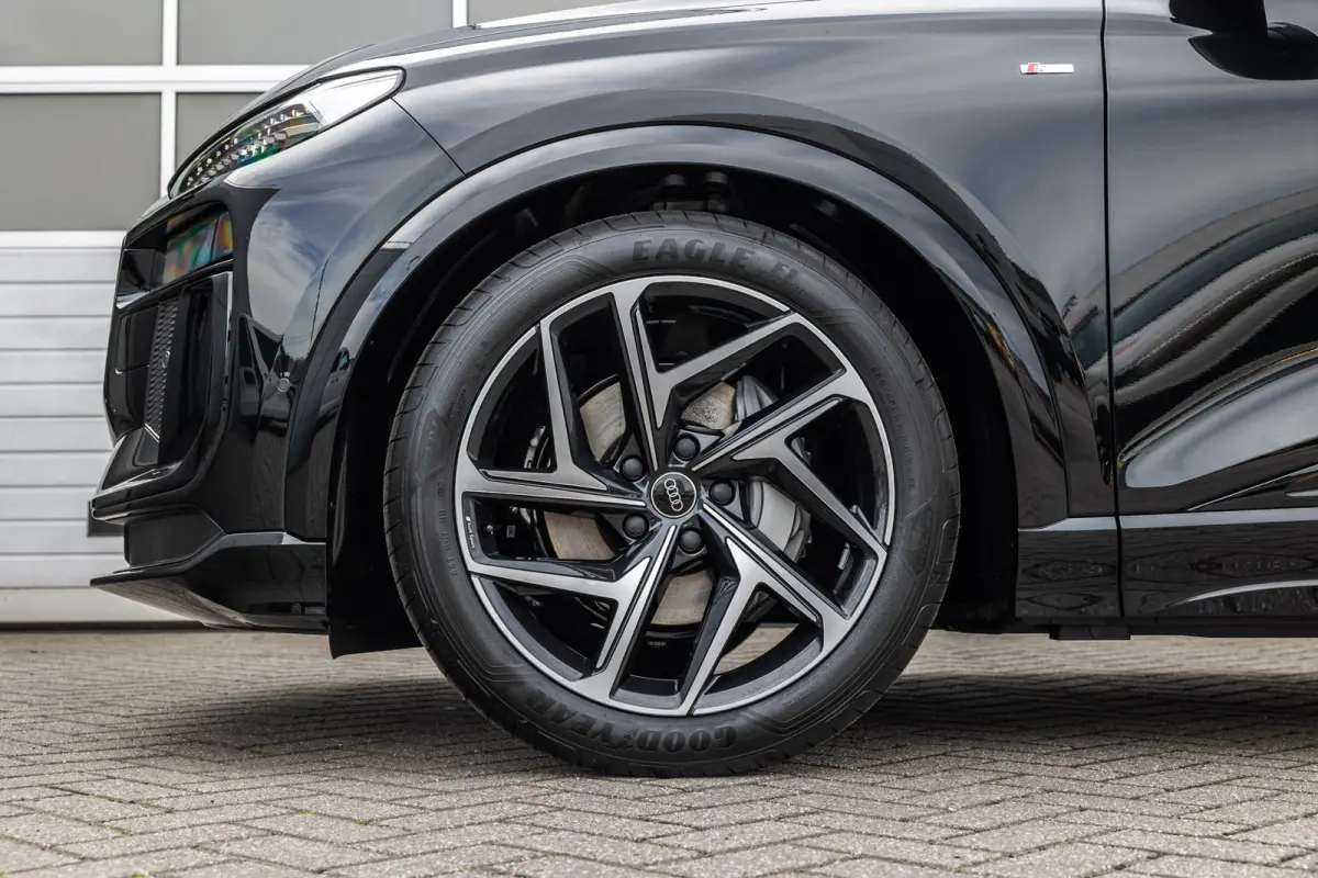 306pk S edition Performance 100 kWh | Panoramadak | Trekhaak Wegklapbaar