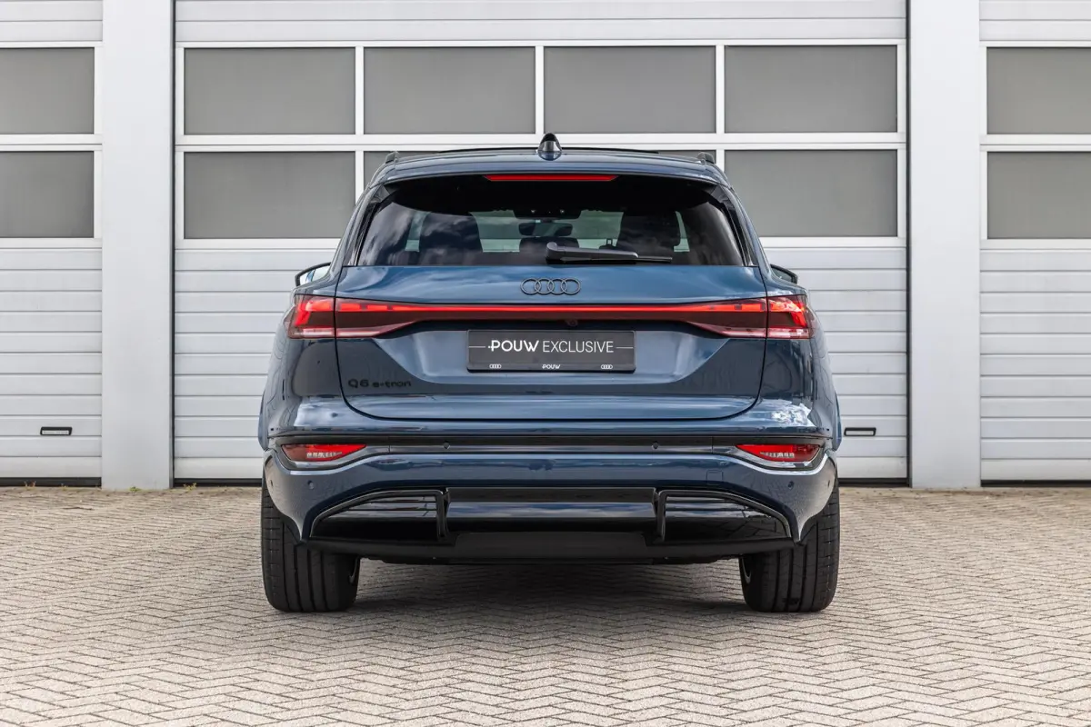 306pk S Edition Performance 100 kWh | Trekhaak Pakket | Panoramadak
