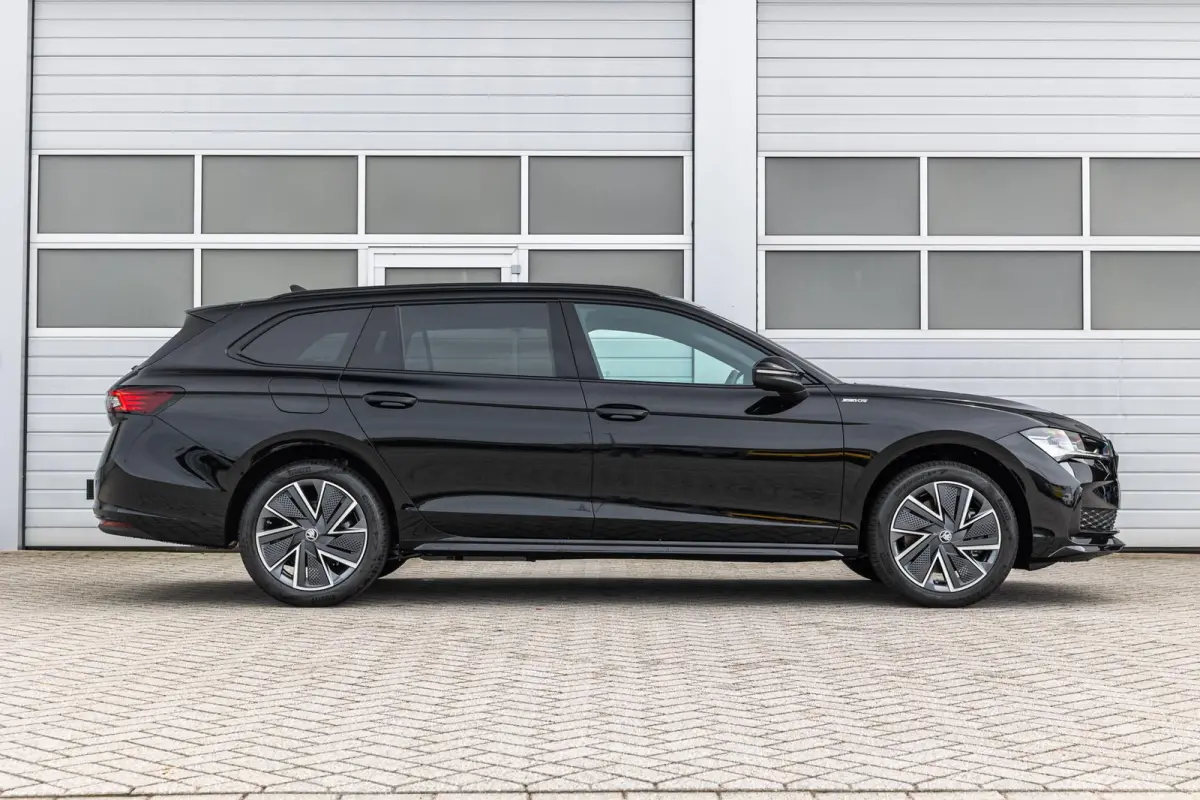 1.5 TSI 204pk PHEV Sportline Business | Winter Pakket | Panoramadak