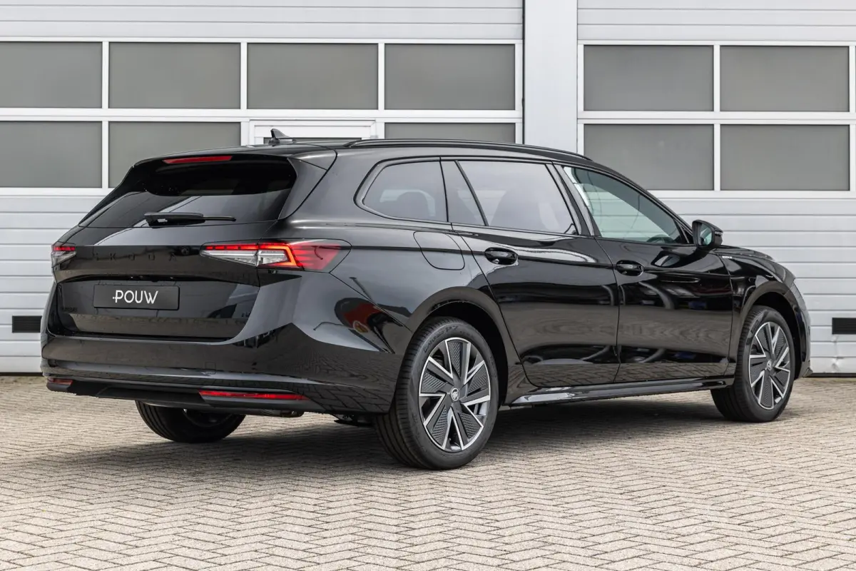 1.5 TSI 204pk PHEV Sportline Business | Winter Pakket | Panoramadak