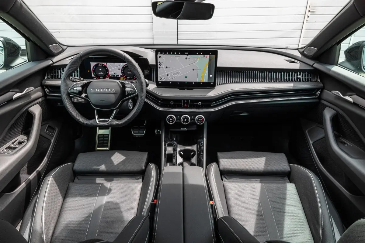1.5 TSI 204pk PHEV Sportline Business | Winter Pakket | Panoramadak