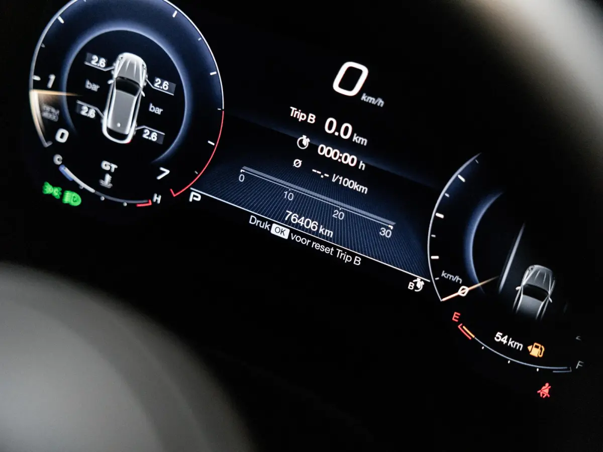 2.0 MHEV GT 300pk | 2 jaar garantie | Stoel- en stuurverwarming | Leder | Panoramadak | 20" velgen | Head Up Display | All Season