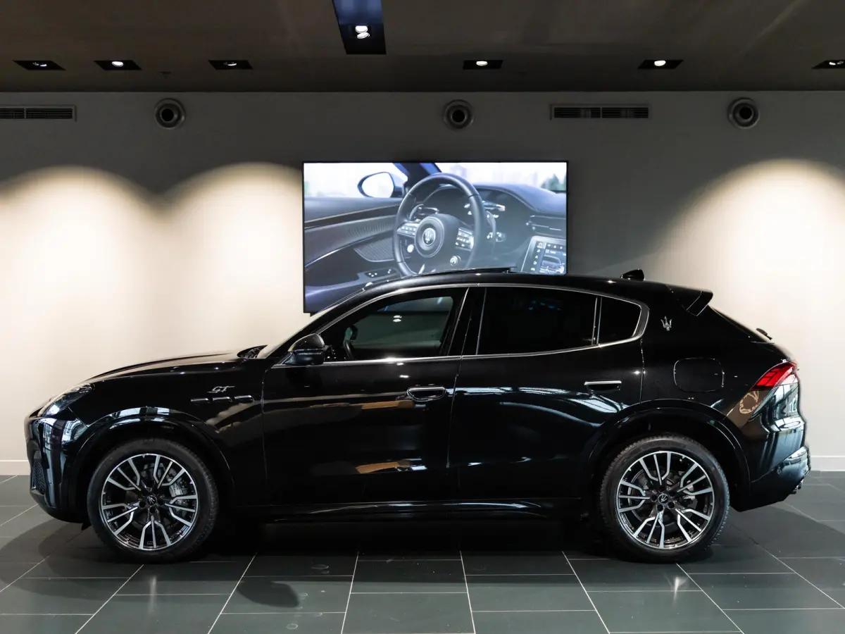 2.0 MHEV GT 300pk | 2 jaar garantie | Stoel- en stuurverwarming | Leder | Panoramadak | 20" velgen | Head Up Display | All Season