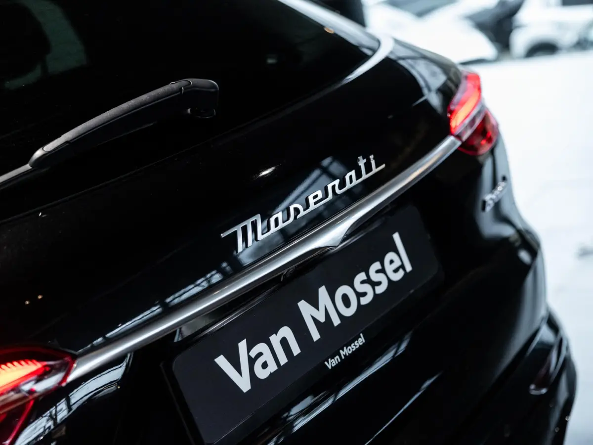 2.0 MHEV GT 300pk | 2 jaar garantie | Stoel- en stuurverwarming | Leder | Panoramadak | 20" velgen | Head Up Display | All Season