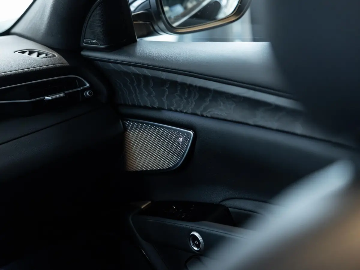 2.0 MHEV GT 300pk | 2 jaar garantie | Stoel- en stuurverwarming | Leder | Panoramadak | 20" velgen | Head Up Display | All Season