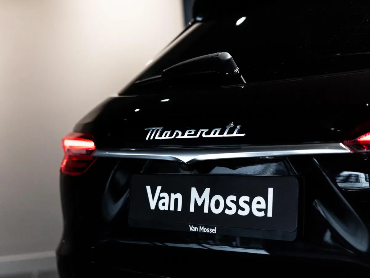 2.0 MHEV GT 300pk | 2 jaar garantie | Stoel- en stuurverwarming | Leder | Panoramadak | 20" velgen | Head Up Display | All Season