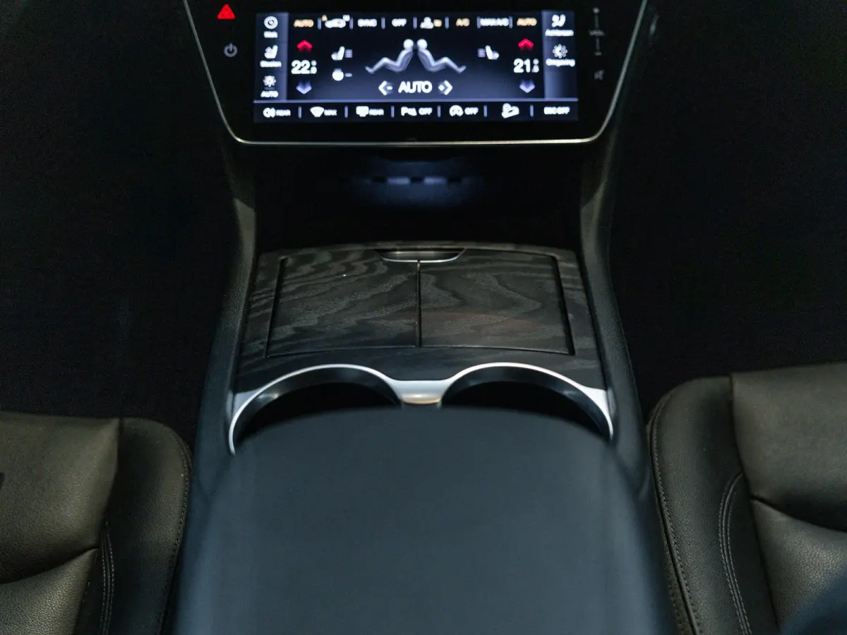 2.0 MHEV GT 300pk | 2 jaar garantie | Stoel- en stuurverwarming | Leder | Panoramadak | 20" velgen | Head Up Display | All Season