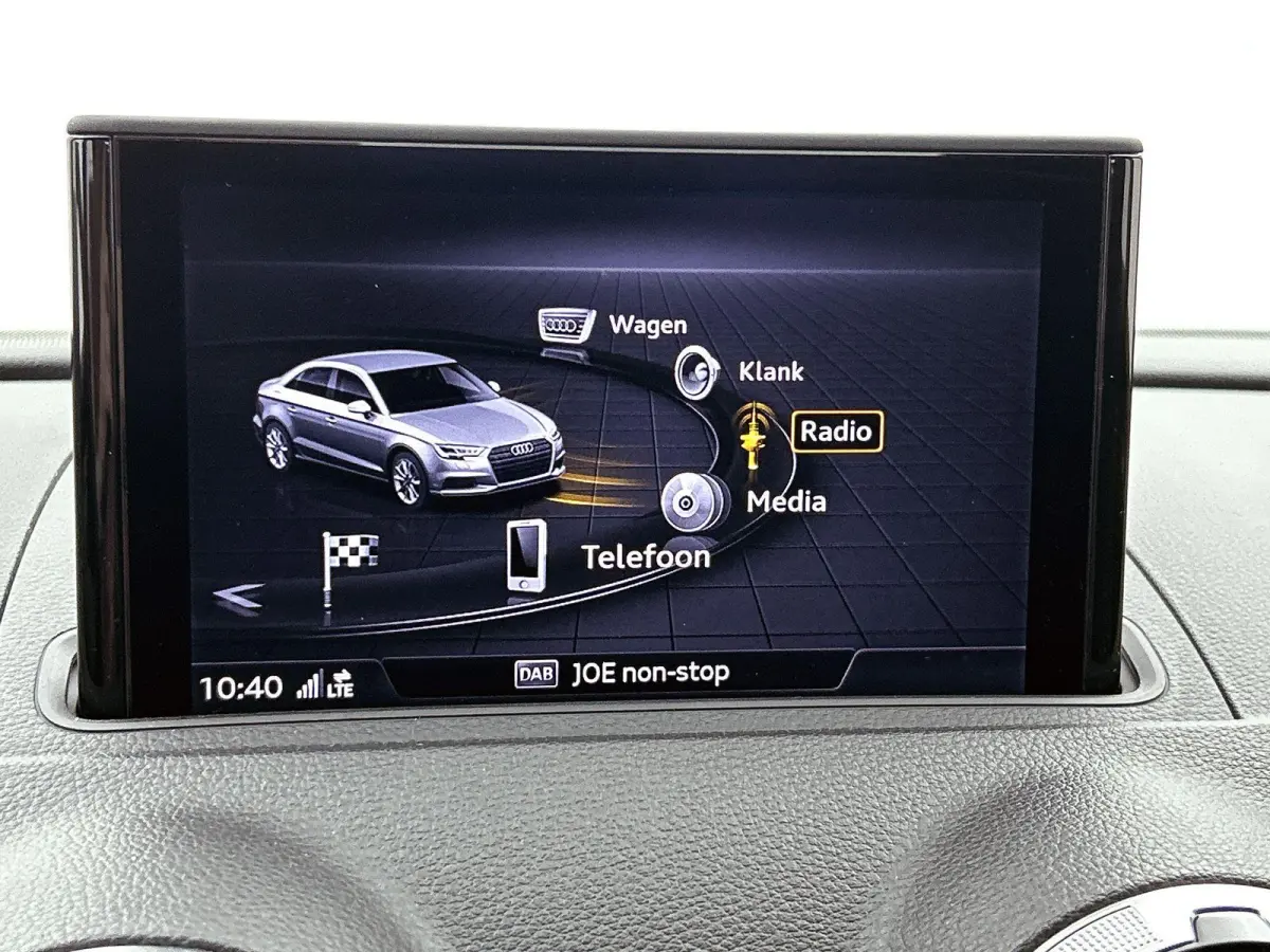30 TFSI Advance Sport | Navigatie | Airco | Stoelverwarming | 18 Inch Zwarte Velgen | Cruise control |