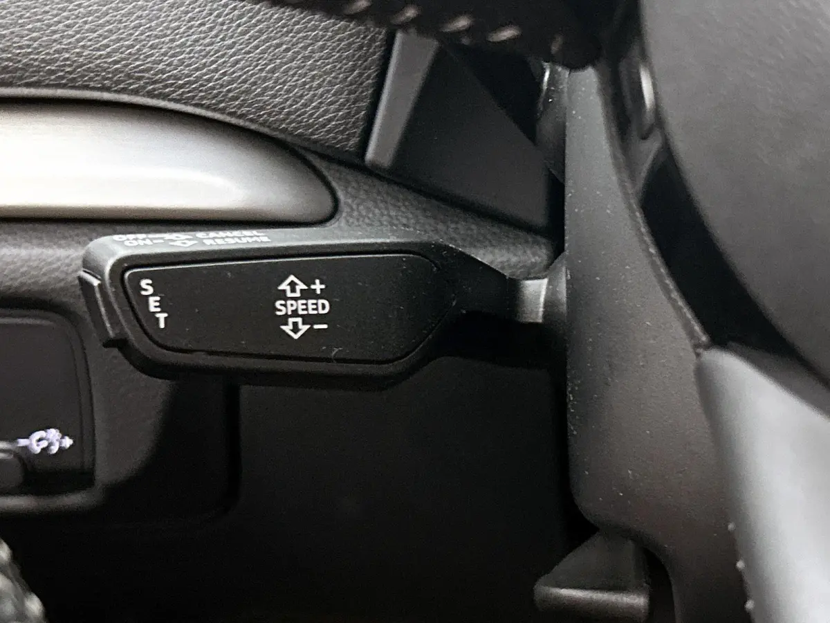 30 TFSI Advance Sport | Navigatie | Airco | Stoelverwarming | 18 Inch Zwarte Velgen | Cruise control |