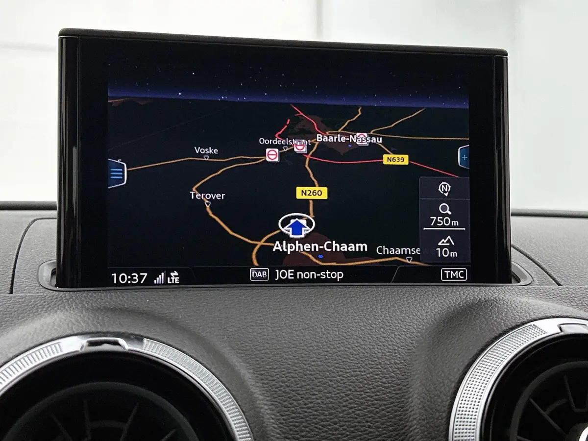 30 TFSI Advance Sport | Navigatie | Airco | Stoelverwarming | 18 Inch Zwarte Velgen | Cruise control |
