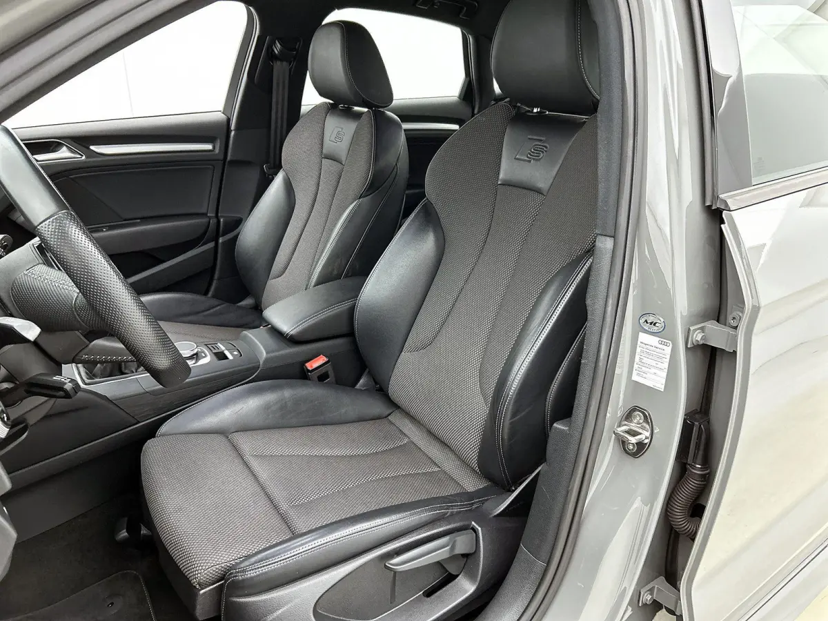 30 TFSI Advance Sport | Navigatie | Airco | Stoelverwarming | 18 Inch Zwarte Velgen | Cruise control |