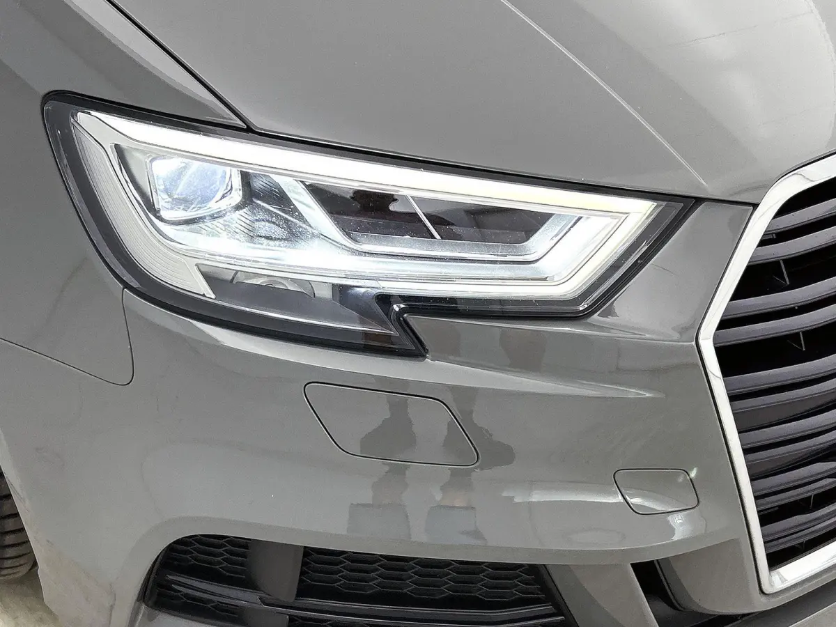 30 TFSI Advance Sport | Navigatie | Airco | Stoelverwarming | 18 Inch Zwarte Velgen | Cruise control |