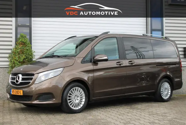 220d Lang DC Trekhaak | Dealer Onderhouden | Stoelverwarming | Camera | Dodehoekassistent | Spoorassistent