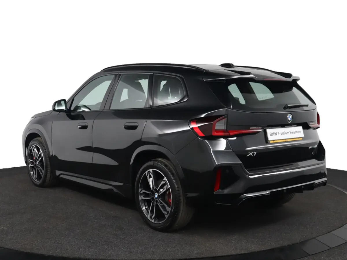sDrive18i M sport Pro| Panoramadak | 19inch velgen | Stoelverwarming