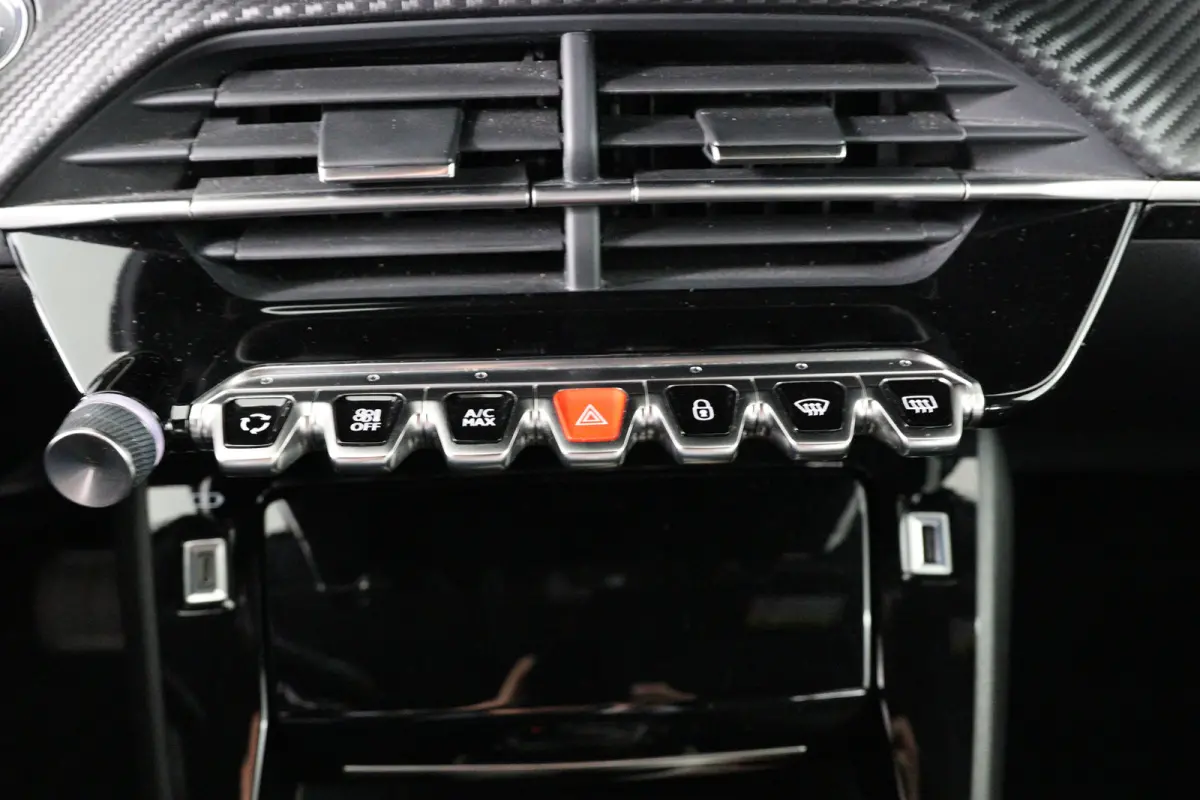EV Allure 50 kWh | Dealer Onderhouden! | SOH 99% | 1e Eigenaar! | Navi By App | Clima | Cruise Control | Parkeersensoren | DAB | LED | Lichtmetalen Velgen