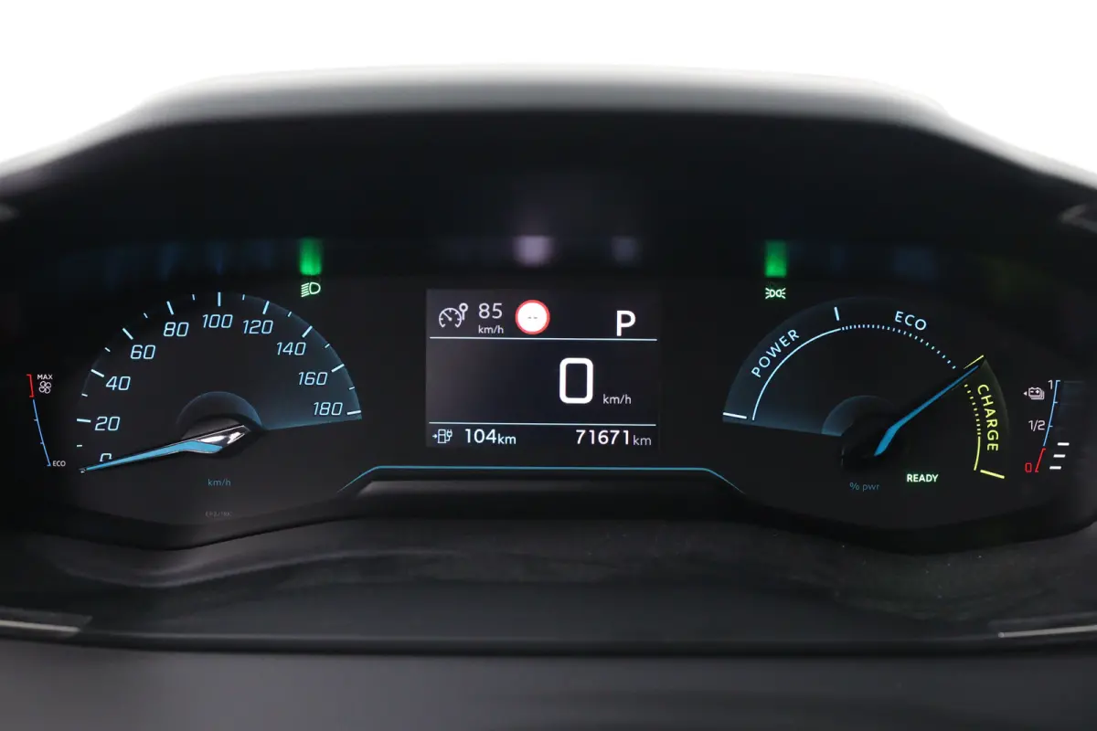 EV Allure 50 kWh | Dealer Onderhouden! | SOH 99% | 1e Eigenaar! | Navi By App | Clima | Cruise Control | Parkeersensoren | DAB | LED | Lichtmetalen Velgen