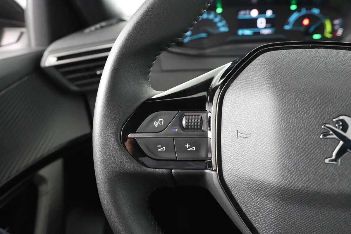 EV Allure 50 kWh | Dealer Onderhouden! | SOH 99% | 1e Eigenaar! | Navi By App | Clima | Cruise Control | Parkeersensoren | DAB | LED | Lichtmetalen Velgen