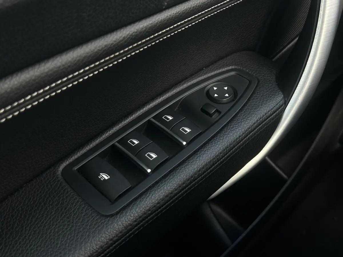 M-Sport 184pk | Stoelverwarming | Leder | Dealer OH | Cruise Control | Climate Control |