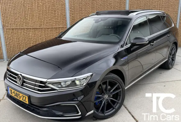1.4 TSI PHEV GTE Business Automaat | Leren bekleding | Panoramadak | Elektrisch verstelbare voorstoelen | Trekhaak uitklapbaar | Stoelverwarming | Adaptieve cruise control | Achteruitrijcame